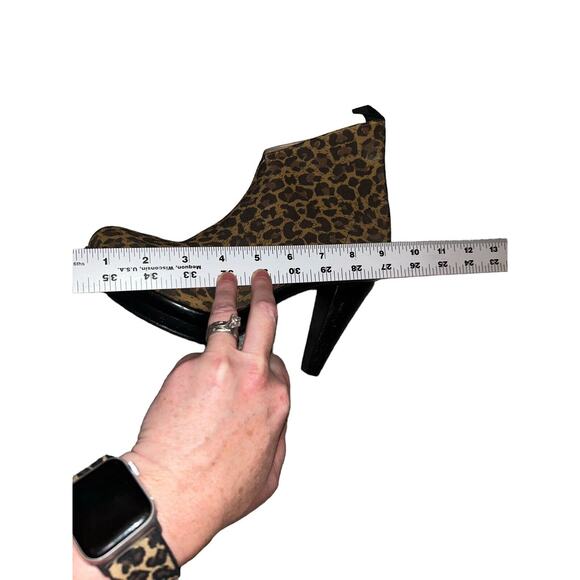 SAN MIGUEL SHOES Leopard STRETCH FABRIC ANKLE BOOTIES SIZE 6/7 - Picture 11 of 11